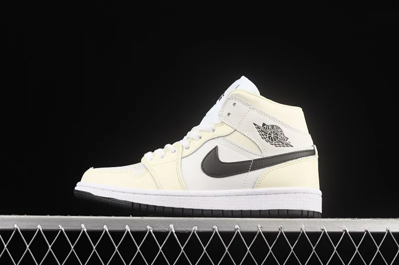 All categories Air Jordan Jordan series basketball shoes Air Jordan 1 Mid Air Jordan 1 Mid AJ1 Joe 1 white apricot milk coconut cream China basketball shoes BQ6472-121